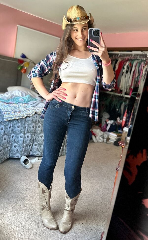 Selfie Girls (35 pics)