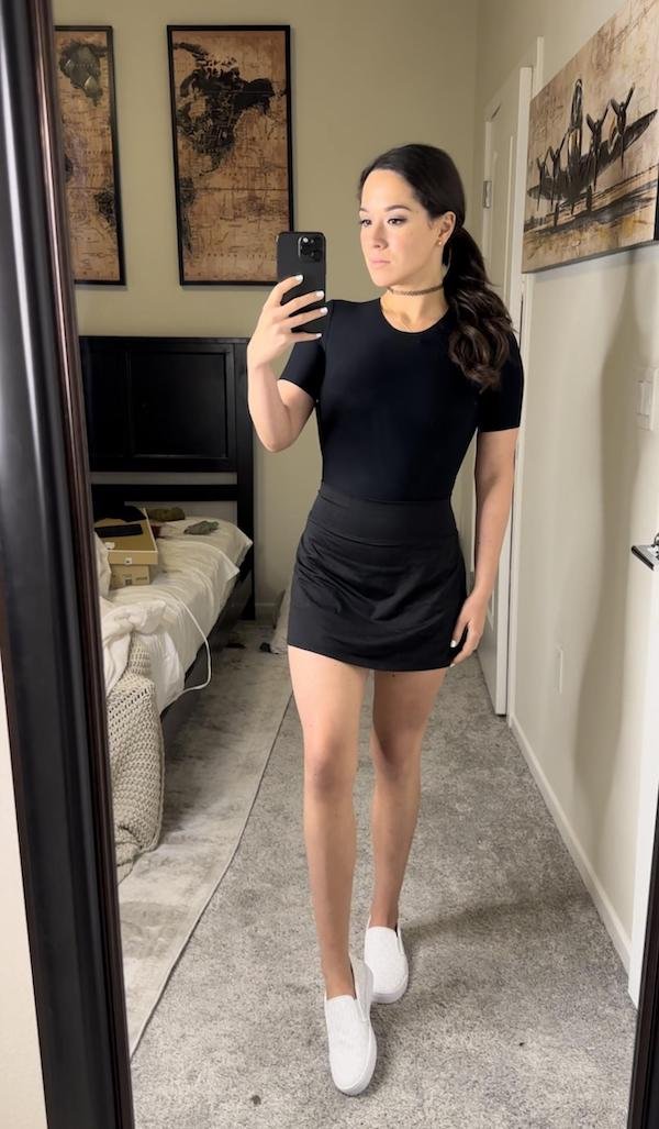 Selfie Girls (35 pics)