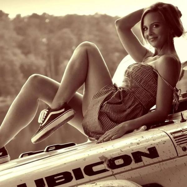 Hot Girls (50 pics)