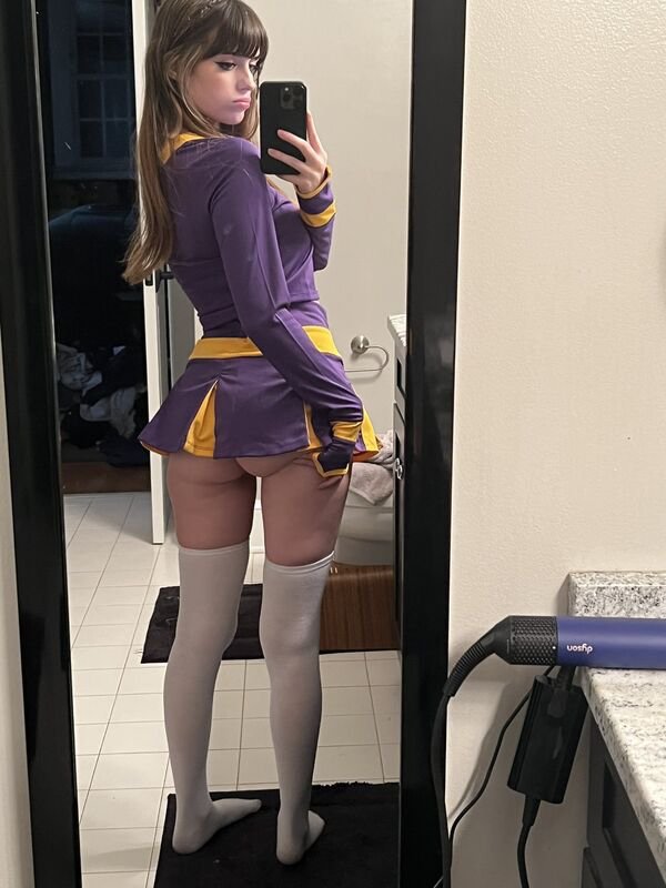 Attractive Girls (25 pics)