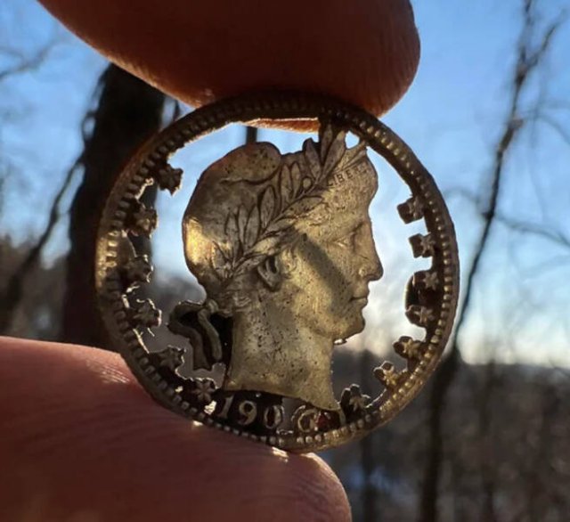 Cool Metal Detector Finds (20 pics)