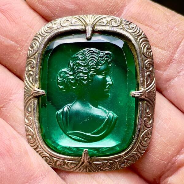 Cool Metal Detector Finds (20 pics)