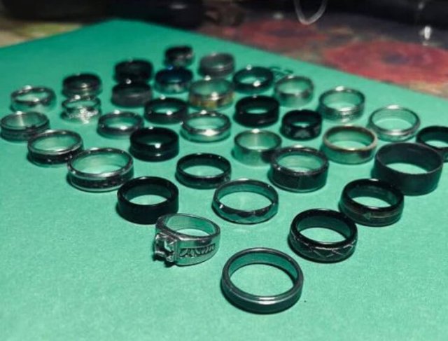 Cool Metal Detector Finds (20 pics)