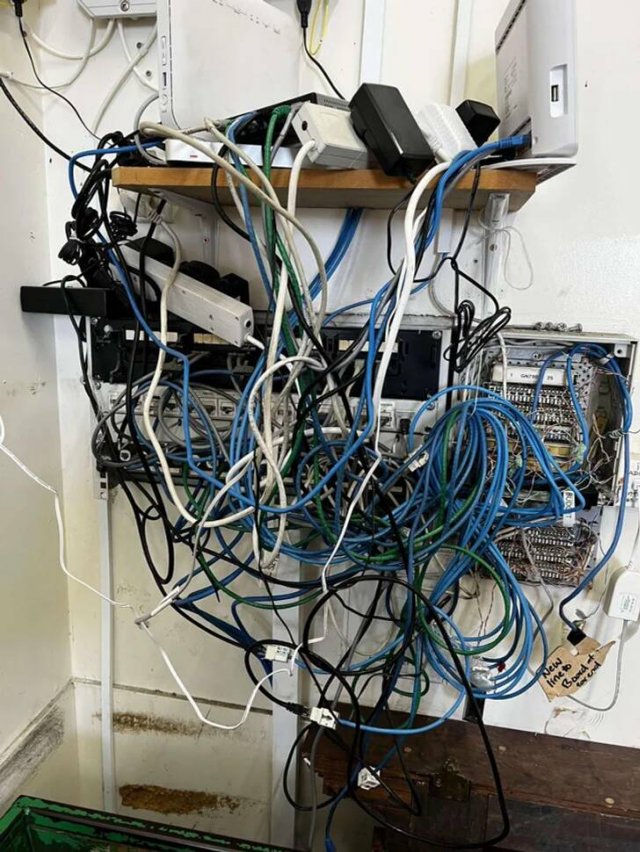 Tech Support Nightmares (22 pics)