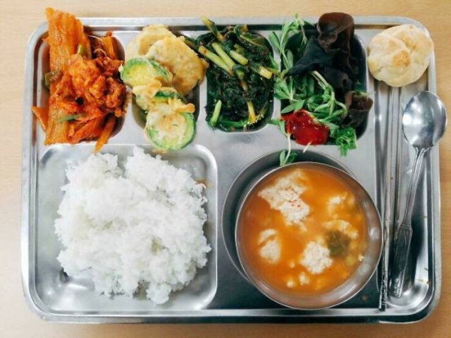 School Lunches In Different Countries (50 pics) School Lunches In Different Countries (50 pics)