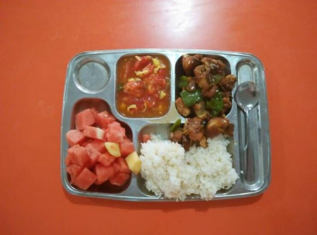 School Lunches In Different Countries (50 pics) School Lunches In Different Countries (50 pics)