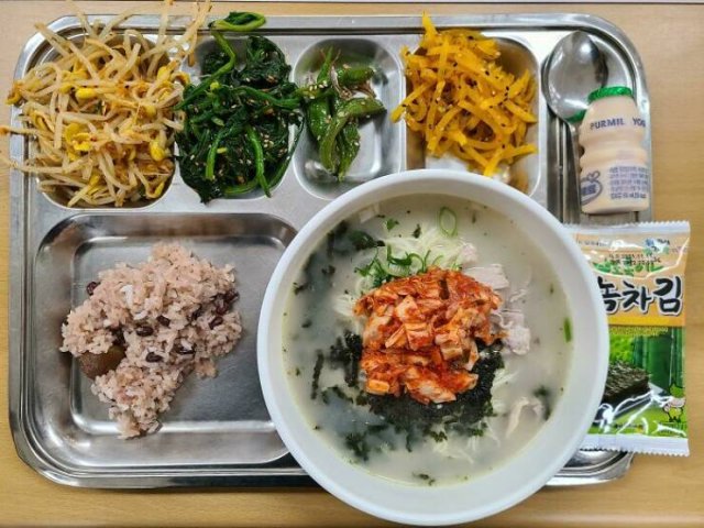 School Lunches In Different Countries (50 pics) School Lunches In Different Countries (50 pics)