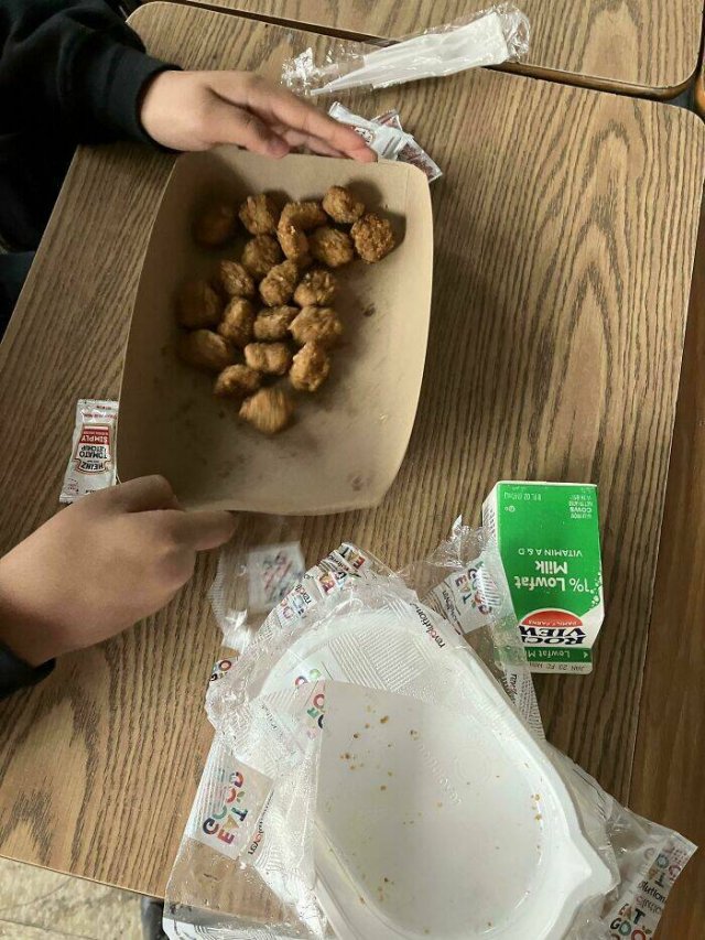 School Lunches In Different Countries (50 pics) School Lunches In Different Countries (50 pics)