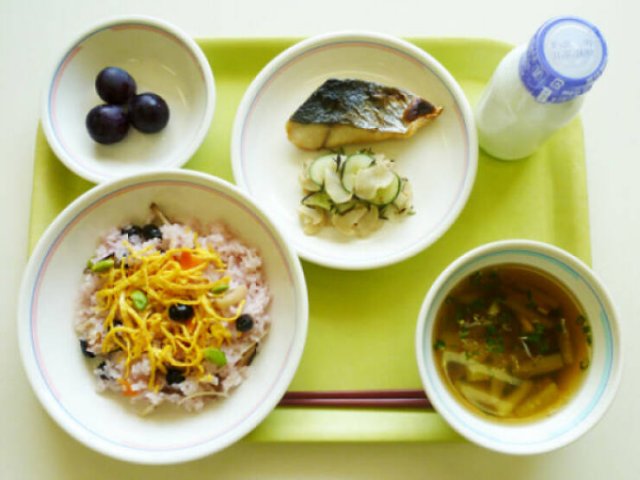School Lunches In Different Countries (50 pics) School Lunches In Different Countries (50 pics)