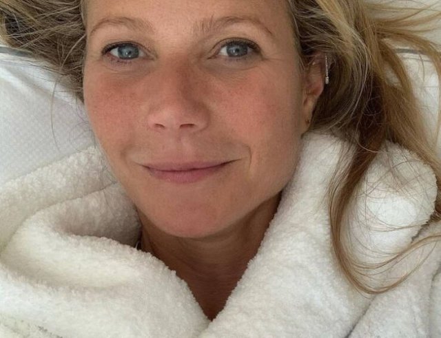 Celebrities Without Makeup And Filters (16 pics)