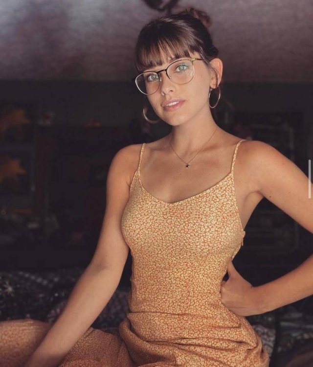 Girls In Sundresses (52 pics)