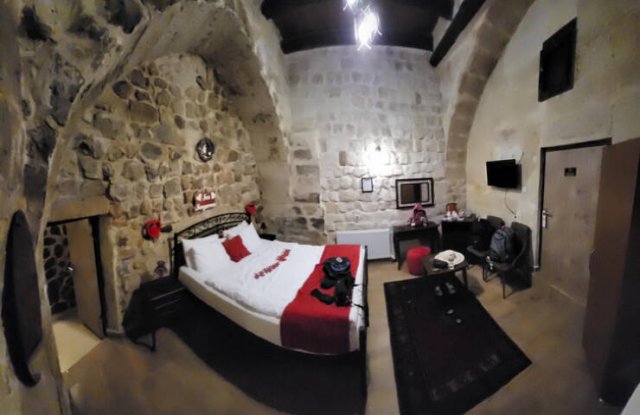 Interesting Finds In Hotels (18 pics)