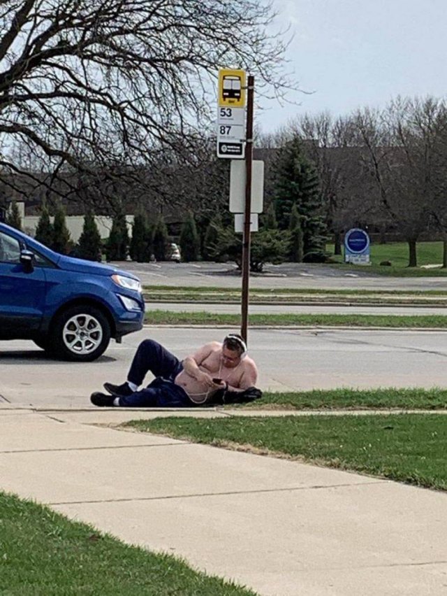 What Is Going On Here? (52 pics)