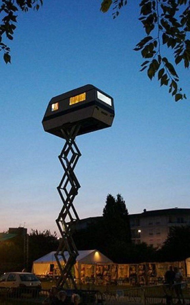 What Is Going On Here? (54 pics)