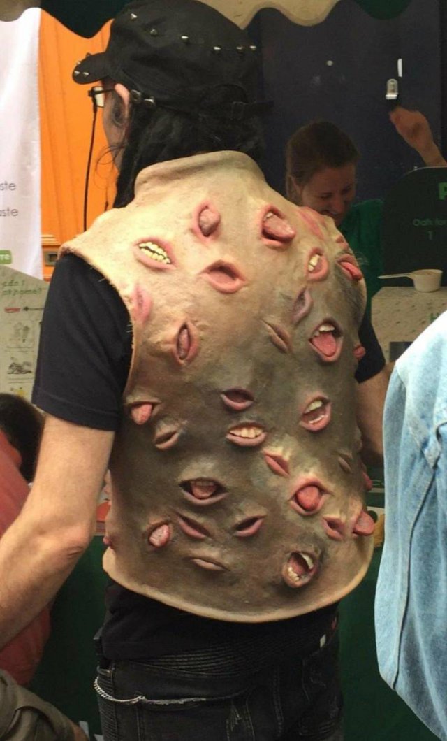 What Is Going On Here? (54 pics)
