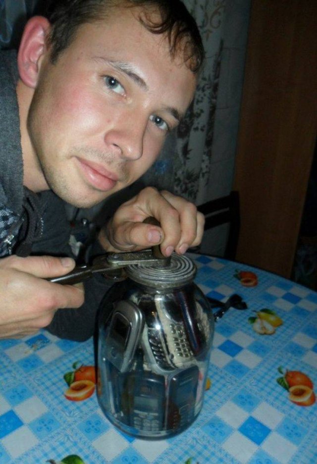 What Is Going On Here? (54 pics)