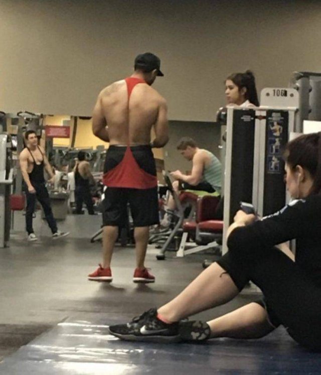 What Is Going On Here? (54 pics)