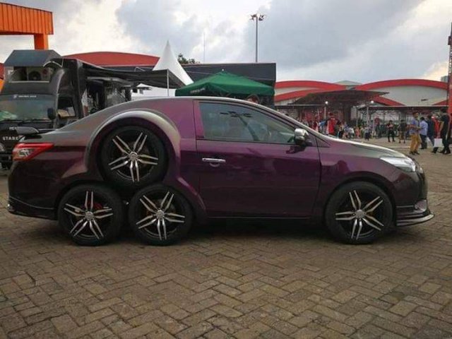 What Is Going On Here? (54 pics)