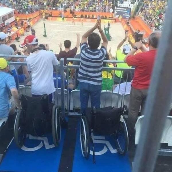What Is Going On Here? (54 pics)