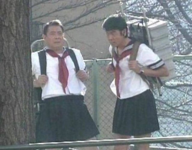 What Is Going On Here? (54 pics)