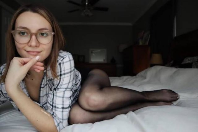 Girls In Glasses (42 pics)