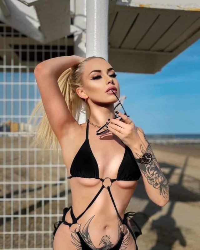 Tattooed Girls (49 pics)