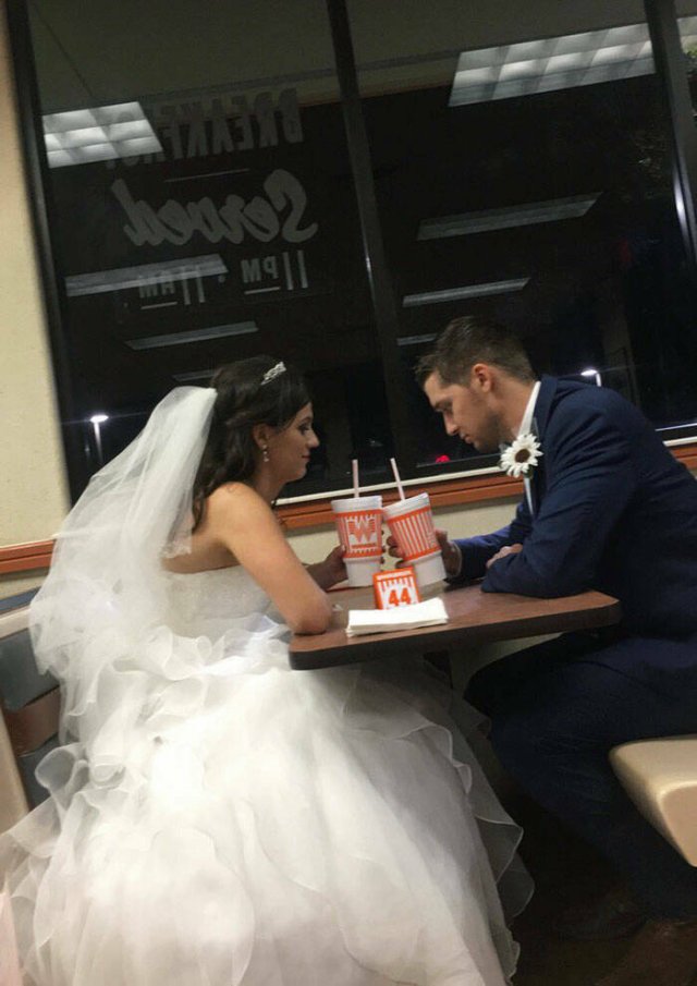 Weird And Funny Wedding Photos (40 pics)