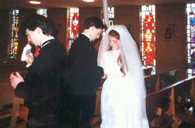 Weird And Funny Wedding Photos (40 pics)