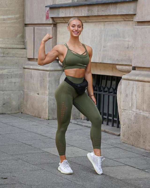 Sporty Girls (79 pics)