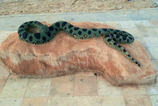 Awesome Sand Sculptures (25 pics)