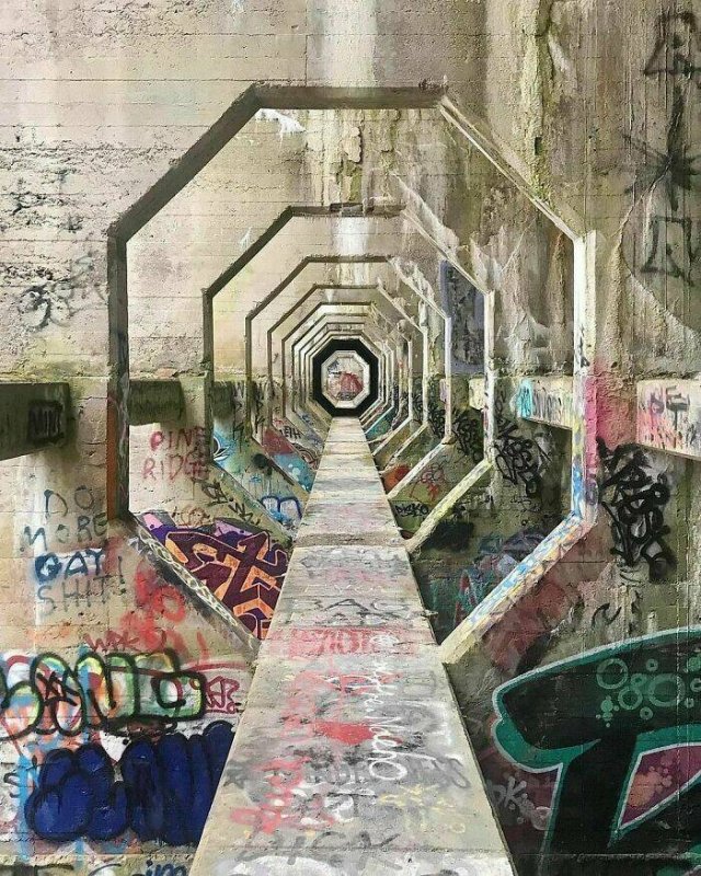 Brutal Buildings (30 pics)
