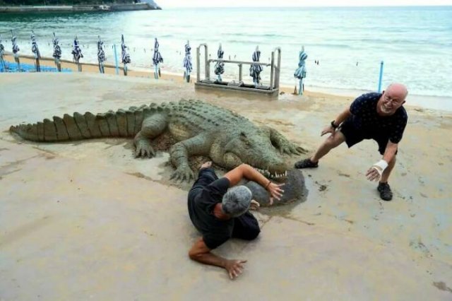 Awesome Sand Sculptures (25 pics)