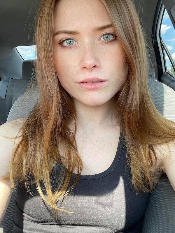 Girls With Freckles (52 pics)