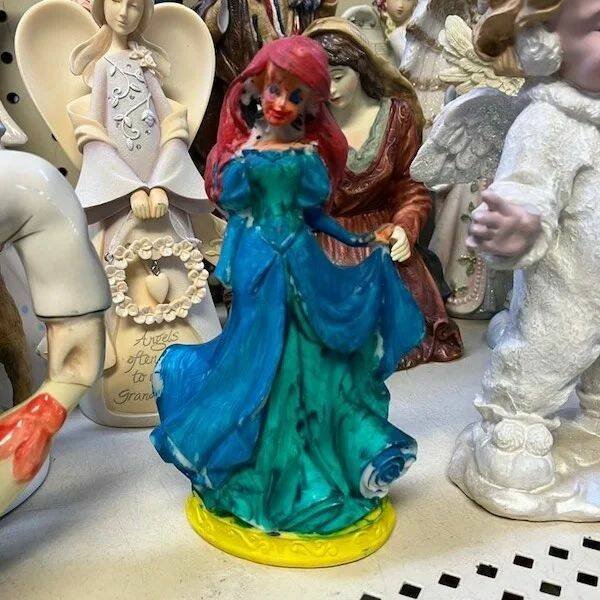 Unusual Finds In Thrift Shops (40 pics)