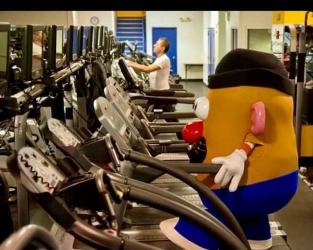 Weird People In The Gym (24 pics)