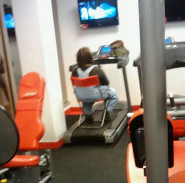 Weird People In The Gym (24 pics)