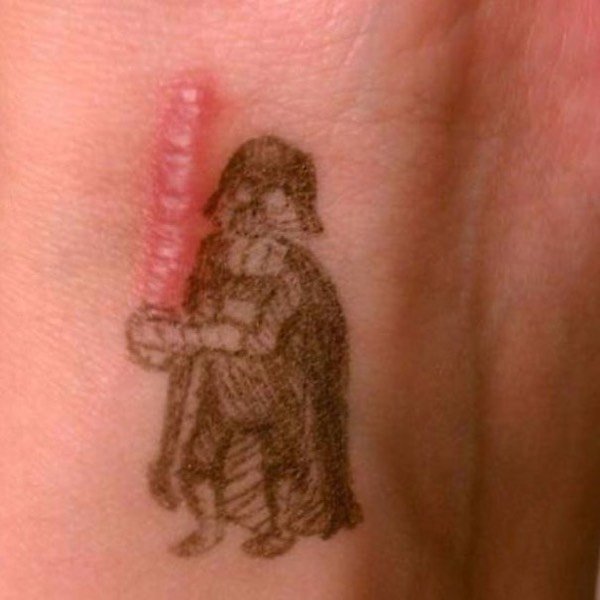 Scars And Tattoos (24 pics)