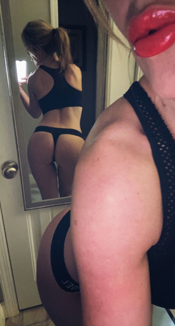 Rear View (30 pics)