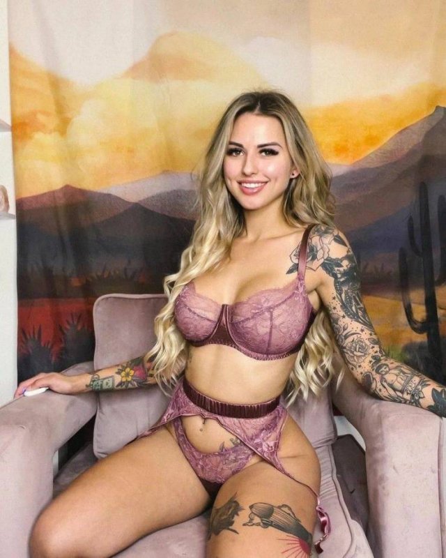 Tattooed Girls (41 pics)