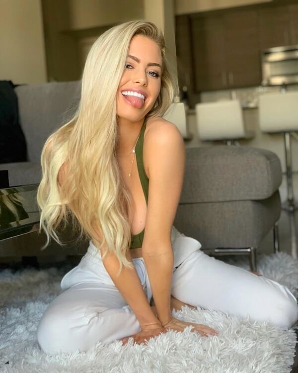 Hot Girls (28 pics)