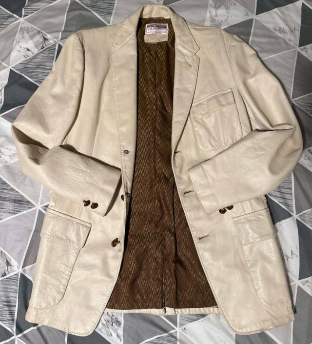 Interesting Finds In Thrift Shops (21 pics)