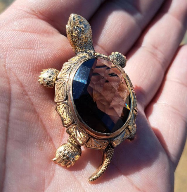 Interesting Finds In Thrift Shops (21 pics)