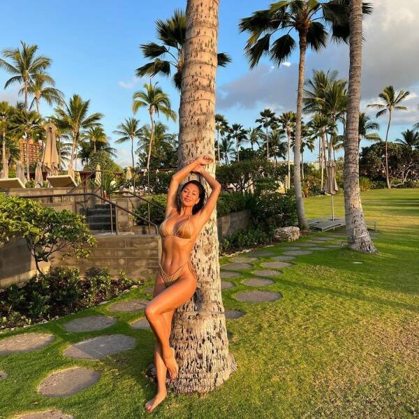 Bikini Girls (50 pics)