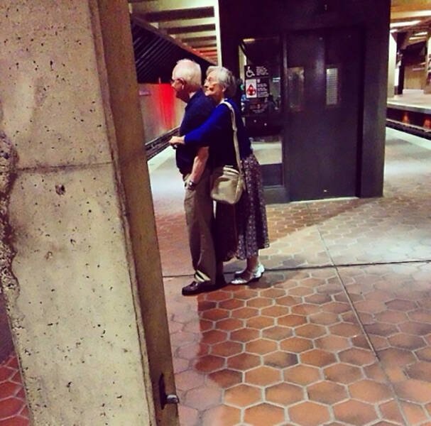 The Power Of Love (19 pics)