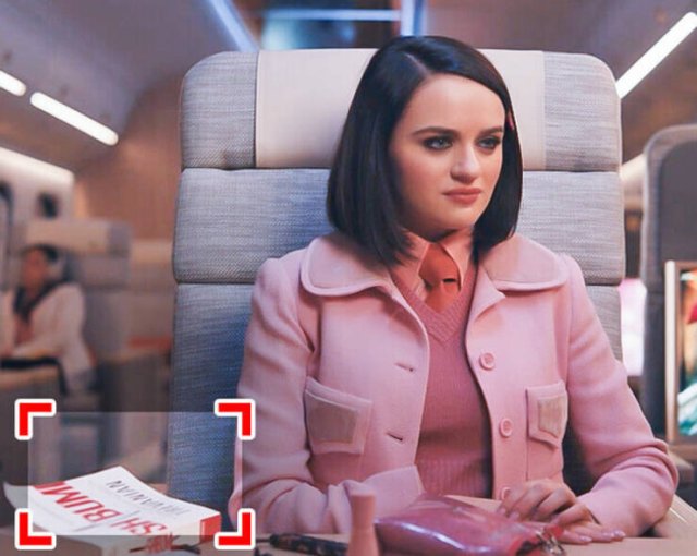 Unexpected Hints In Popular Movies (14 pics)