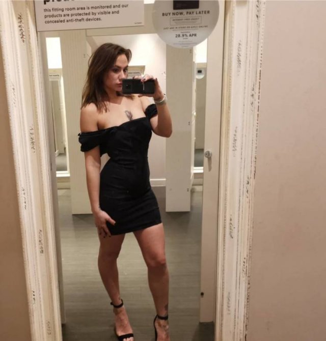 Girls In Tight Dresses (50 pics)