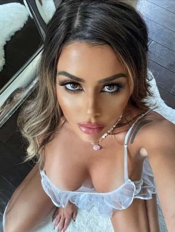 Girls With Tan Lines (28 pics)