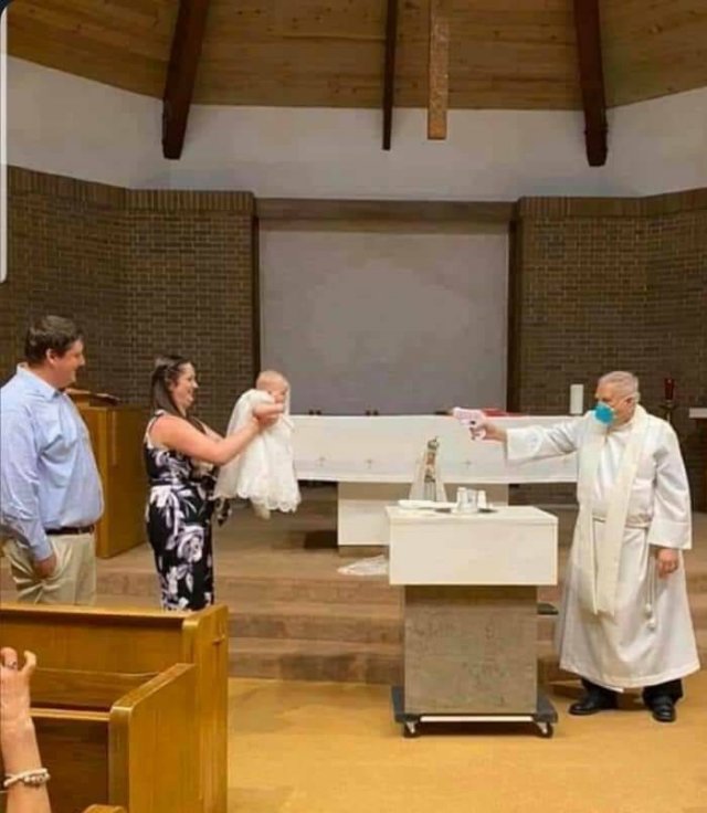 What Is Going On Here? (42 pics)