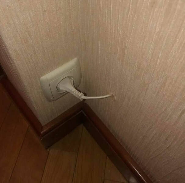 What Is Going On Here? (42 pics)