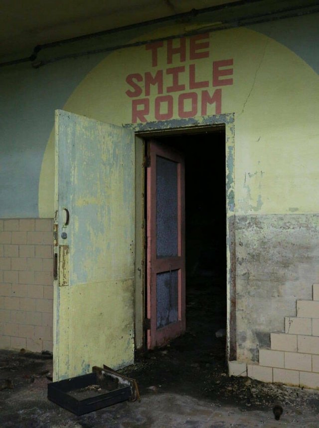 What Is Going On Here? (42 pics)